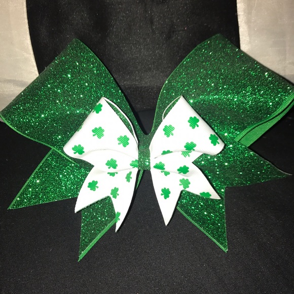 Cheer bow - Picture 1 of 4