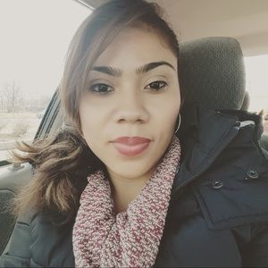 Meet your Posher, Carolina