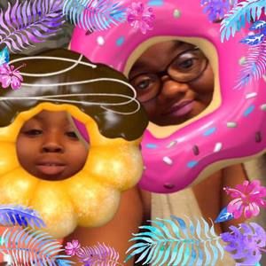 Meet your Posher, Simone