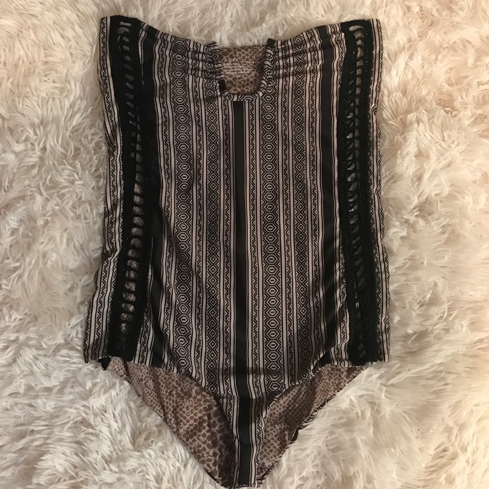 Acacia Africa One Piece