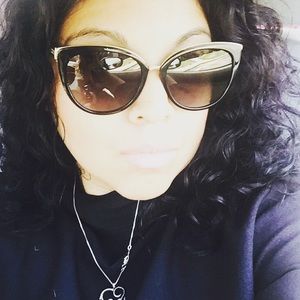 Meet your Posher, Ida