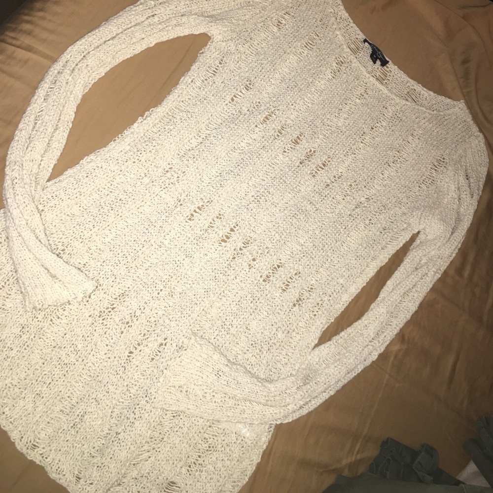 Beautiful Jessica Simpson over lay long sleeve.