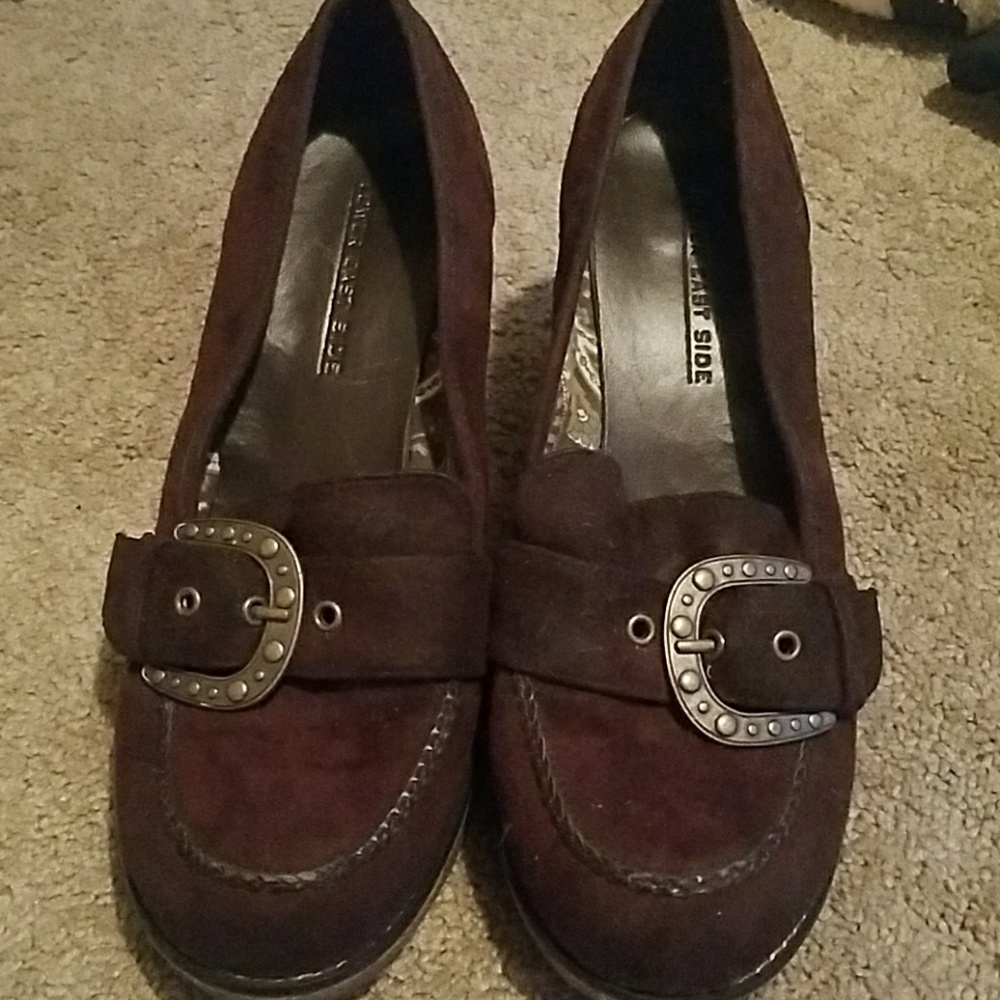 Brown suede wedge shoe