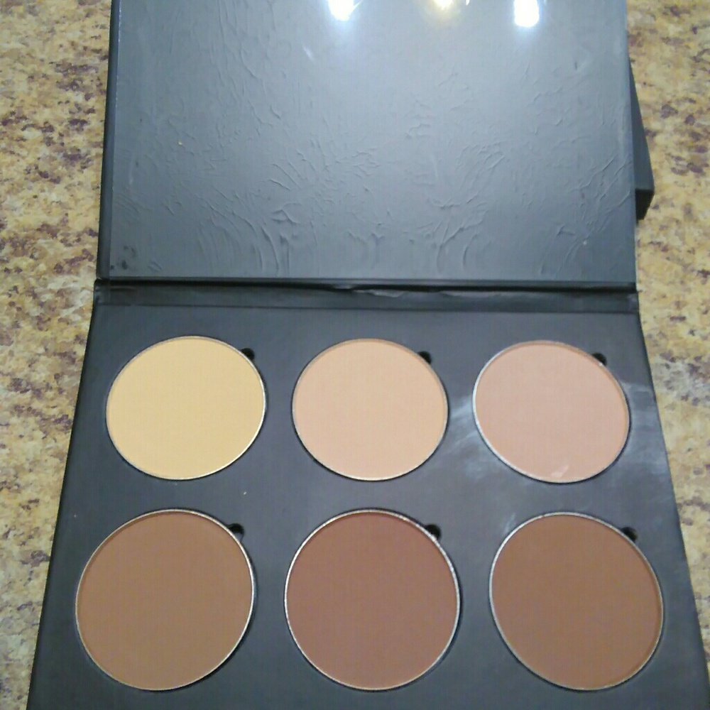 New For Me Powder Contour Kit
