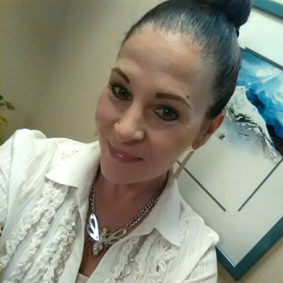 Meet your Posher, Tonya - Picture 1 of 1