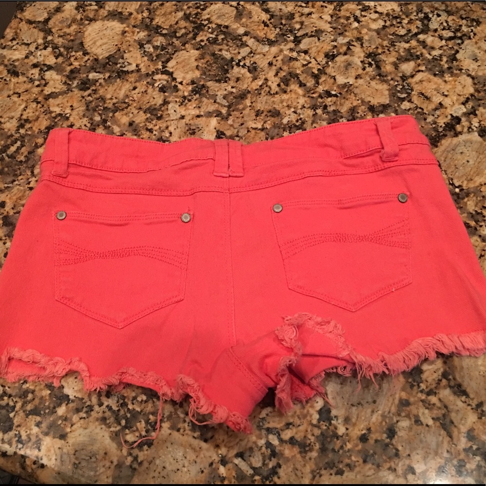 Shorts - Picture 2 of 3