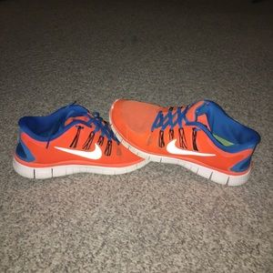 Nike free runs 5.0