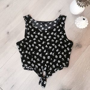 Floral crop top • 🖤NEW w/o tags.