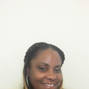 Meet your Posher, Adrienne
