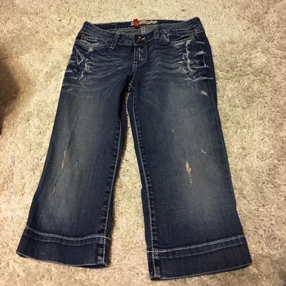 4/$50 BKE Buckle Kate Capri Bermuda Jeans - Picture 1 of 8