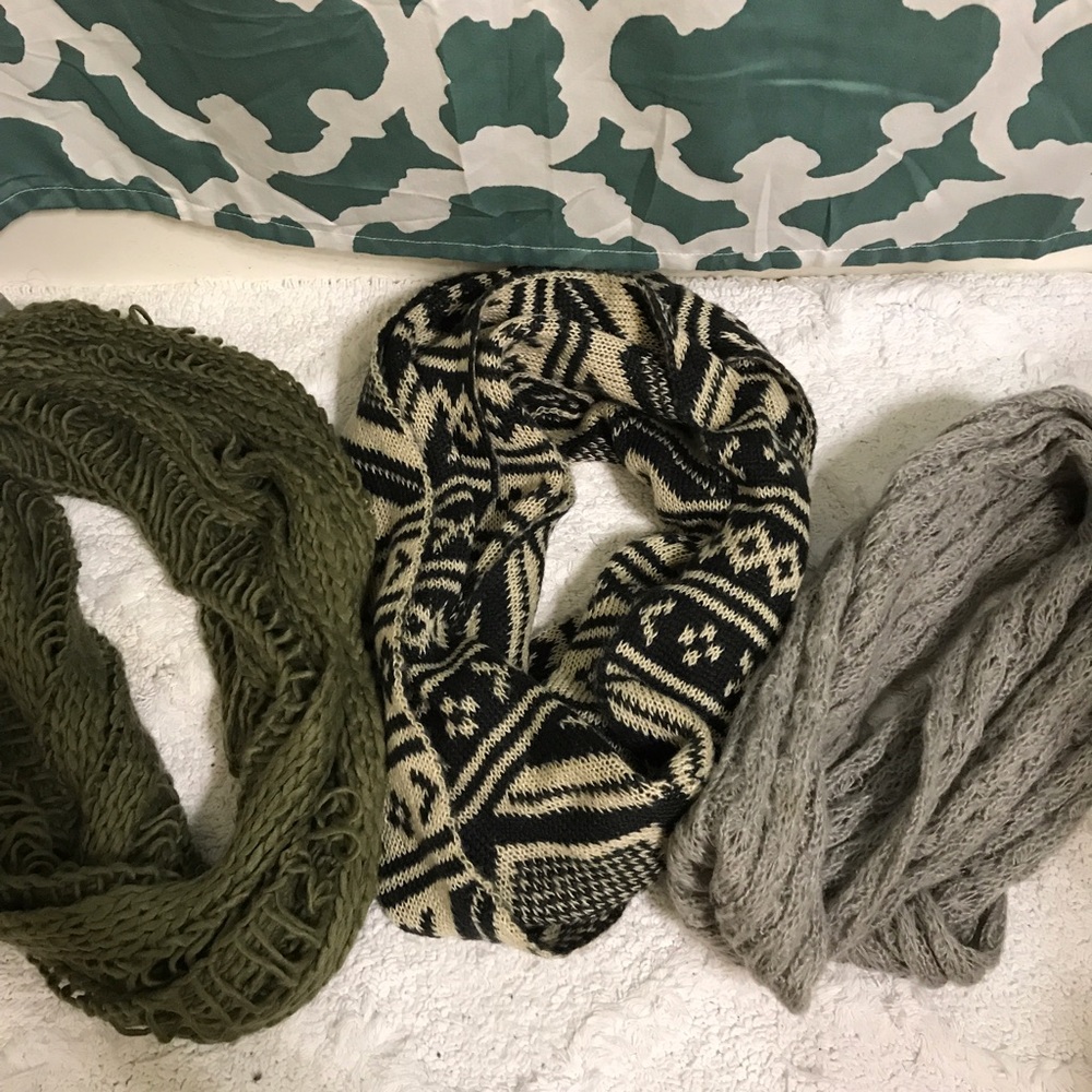 Lot of 3 - Infinity Scarves