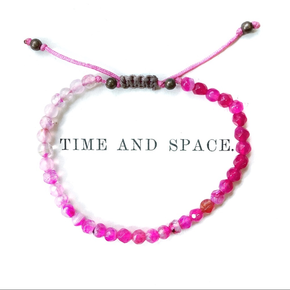 Adjustable pink agate beaded bracelet