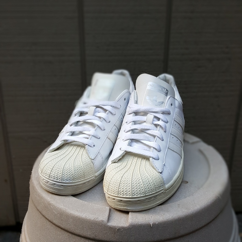 Adidas Superstar All-White sz. 9