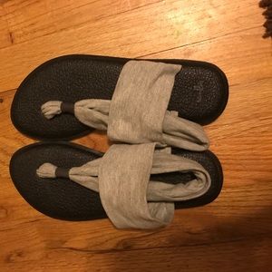 Sanuk yoga sandals