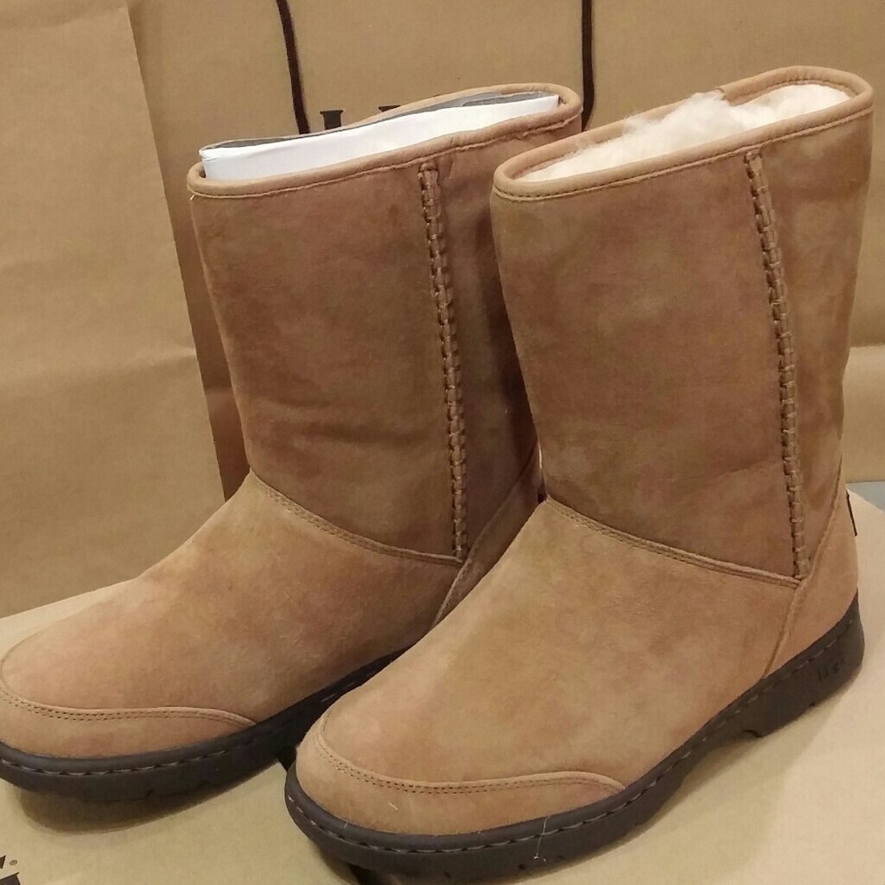 UGG MICHAELA. ORIGINAL Brand New