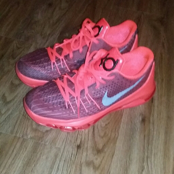 KD 8 v8 - Picture 2 of 4