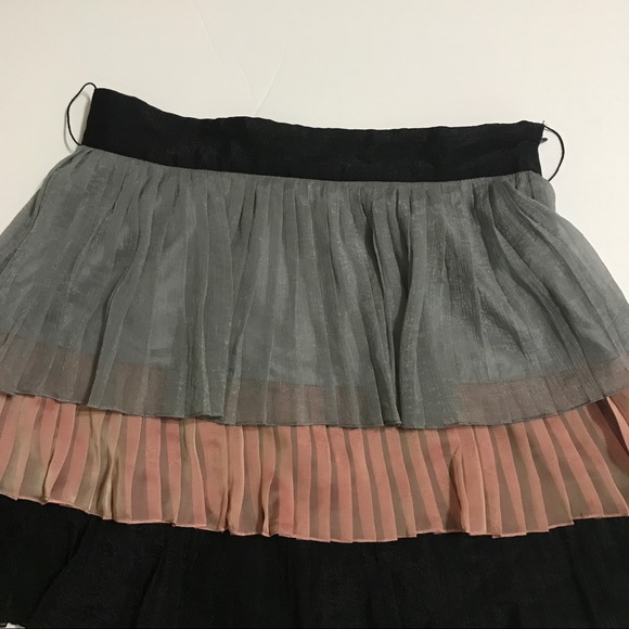 🎈SALE Gray, Pink and Black pleated mini [SK-31] - Picture 3 of 4
