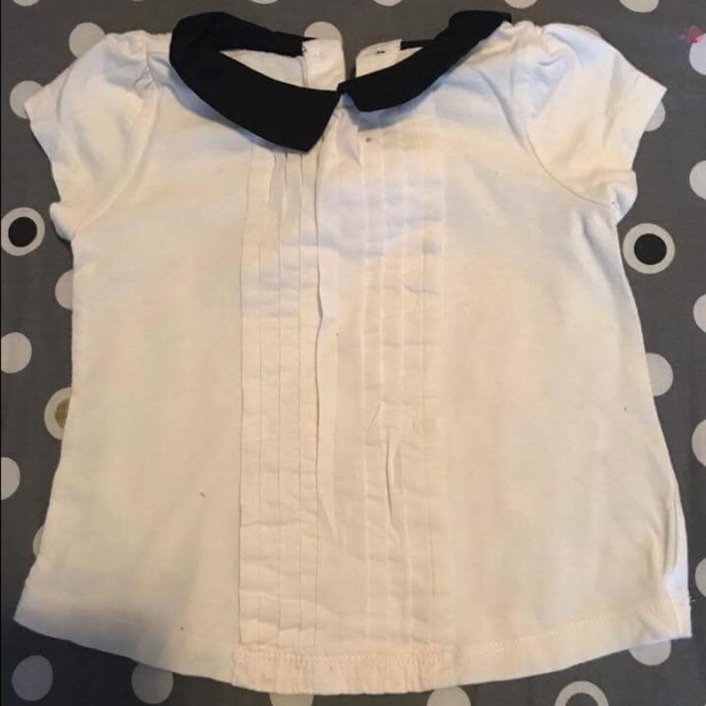 GAP cream blouse with black Peter Pan collar 🖤