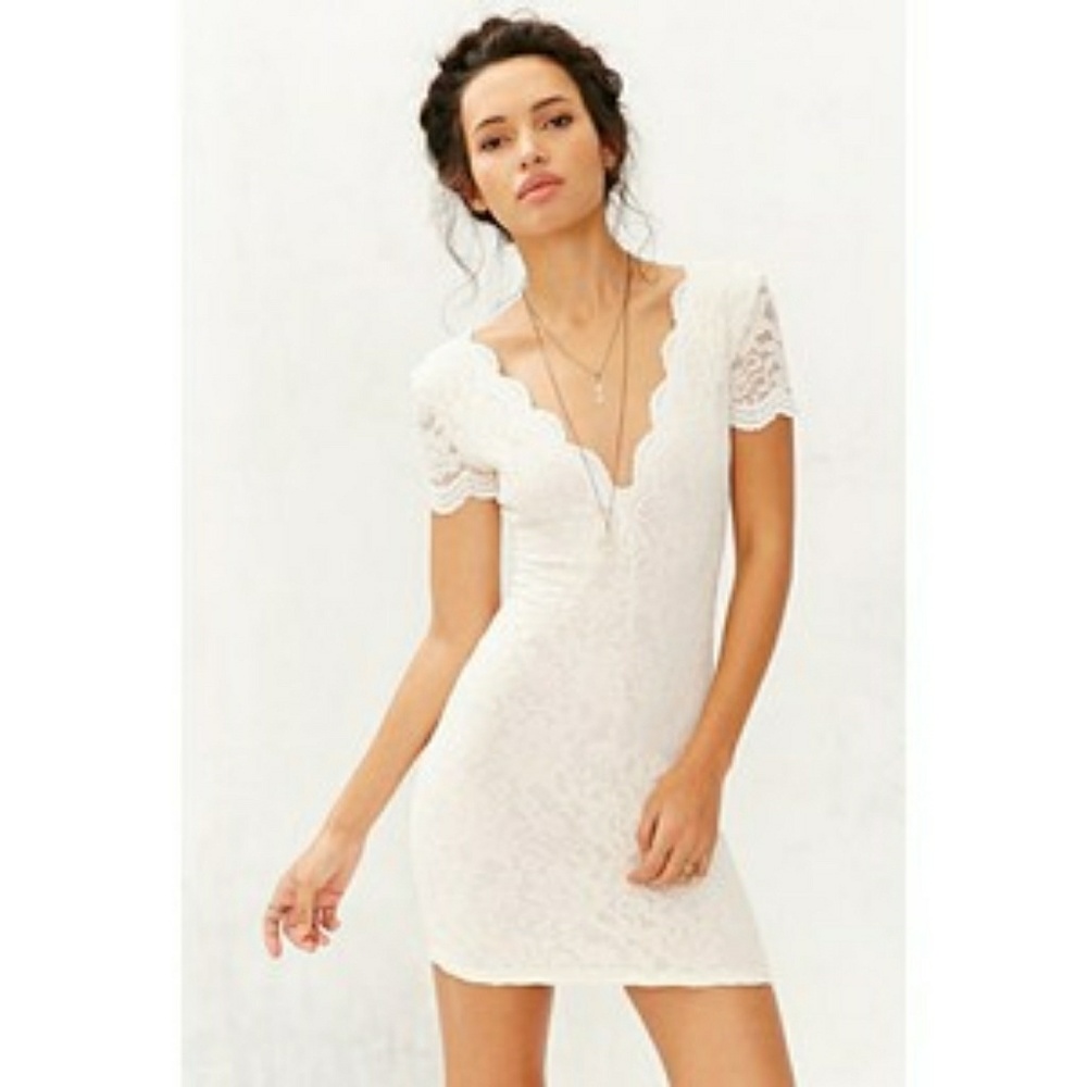 White lace body con