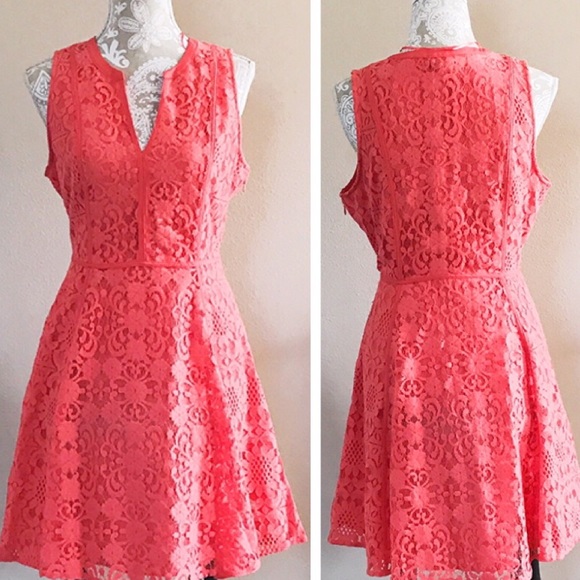 Lauren Conrad coral lace dress - Picture 4 of 4