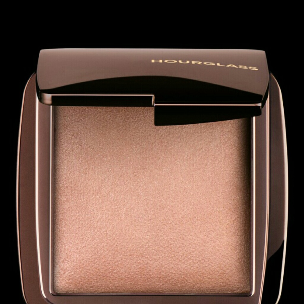 Hourglass Cosmetics Ambient Lightning Powder