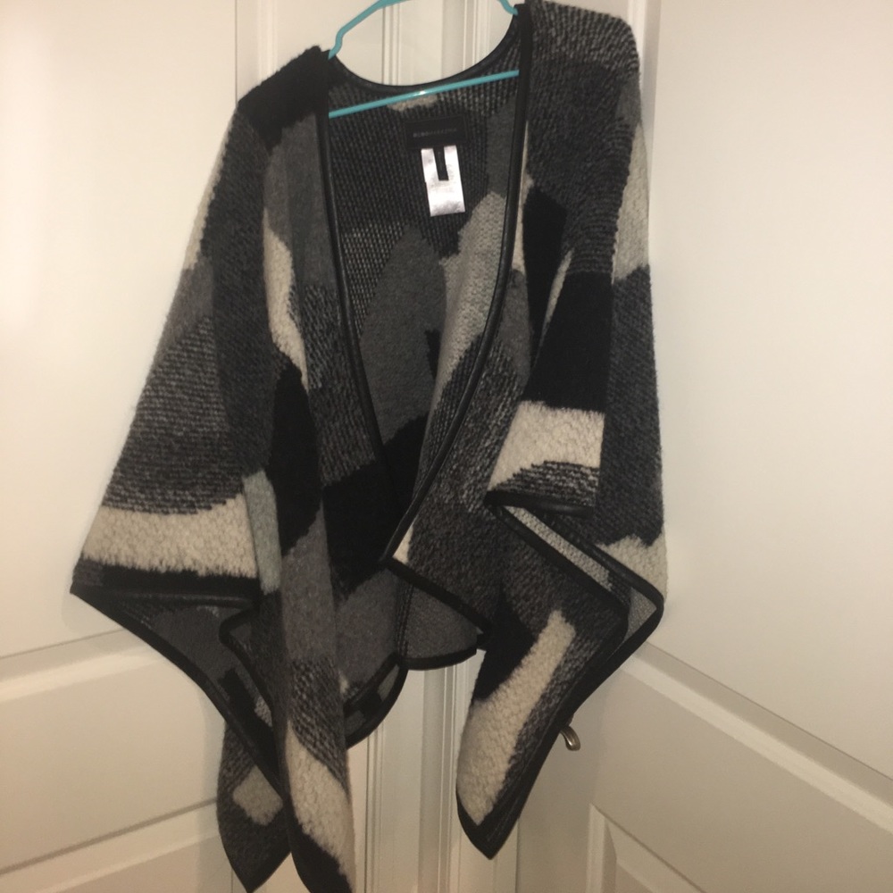 NWOT BCBG Maxazaria Cape
