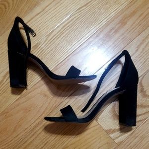 PRICE FIRM Vince Camuto Black Heels