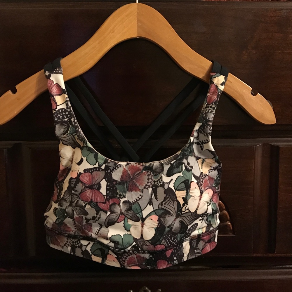 Lululemon sports bra size 6 worn once