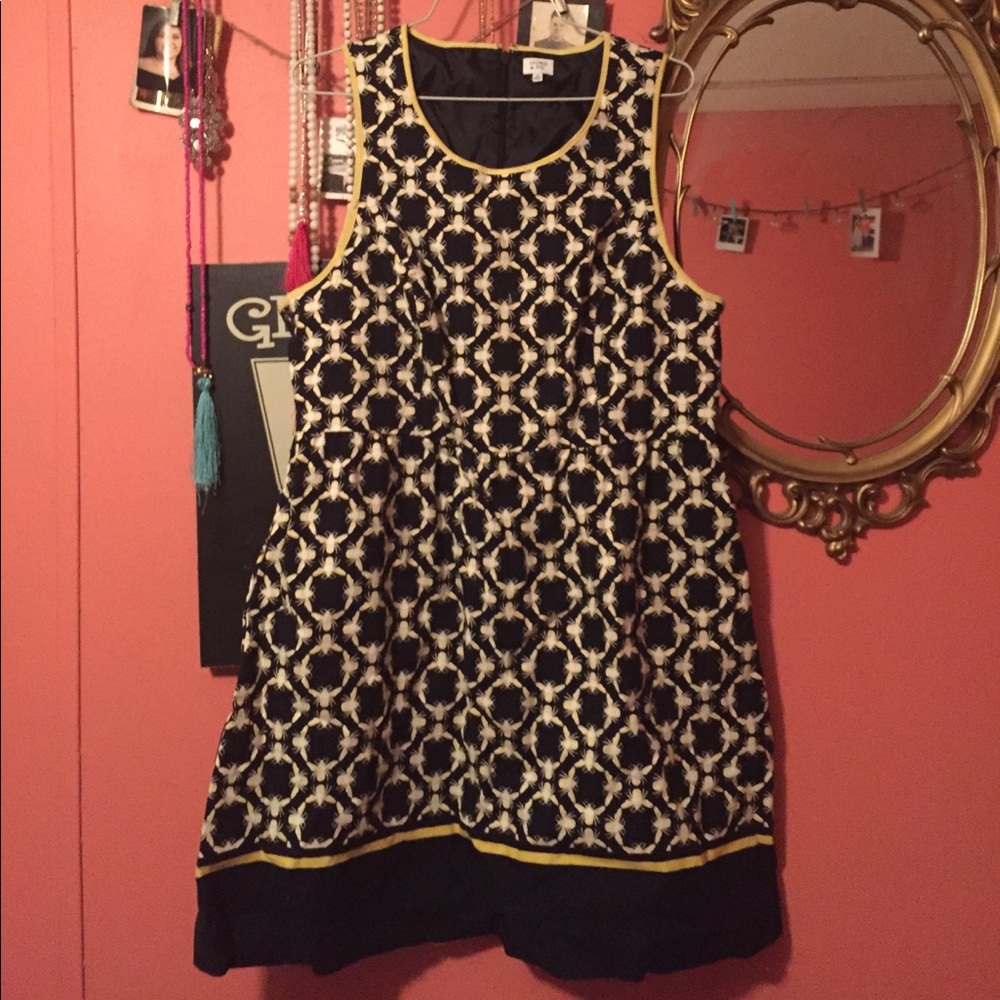 CROWN & IVY HONEYBEE DRESS 🐝