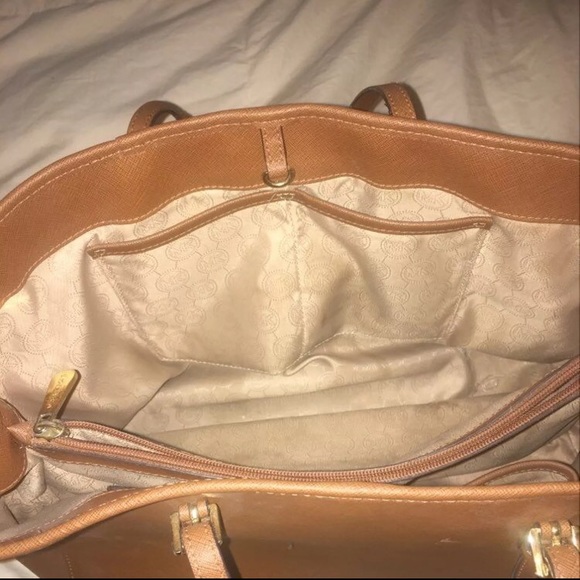 Beautiful, classy MK authentic purse - Picture 3 of 4