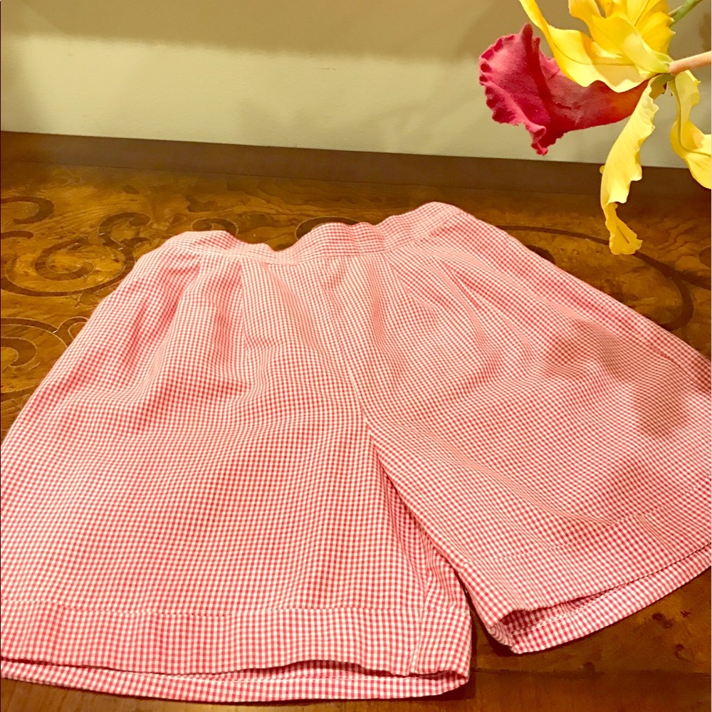 Boys sz 4 white and red checked shorts