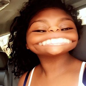 Meet your Posher, Itzel