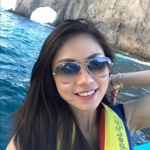 Meet your Posher, Olivia