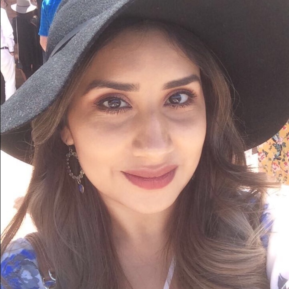 Meet your Posher! Hi my name is Mabel 🌺