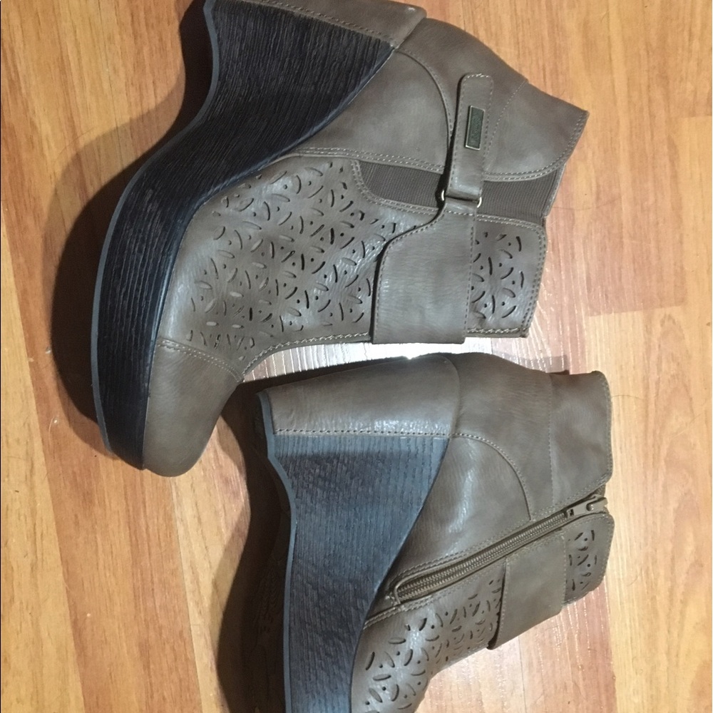 Jambu booties