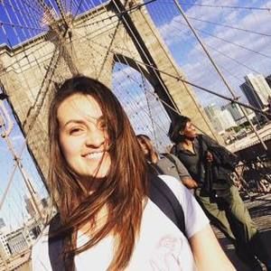 Meet your Posher, Laura