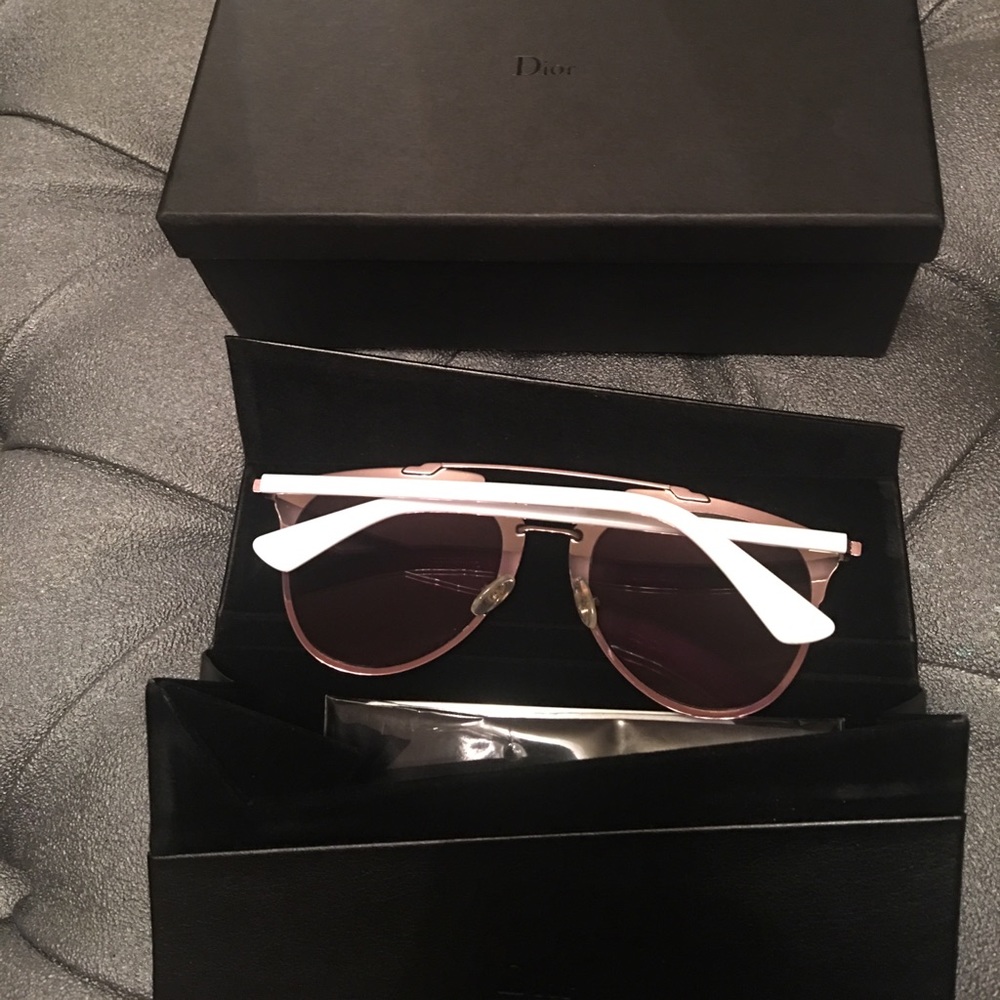 DiorReflected pink mirrored sunglasses 😎 - Picture 3 of 8