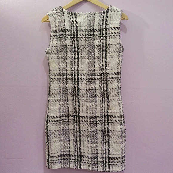 Lady dress - Picture 4 of 4