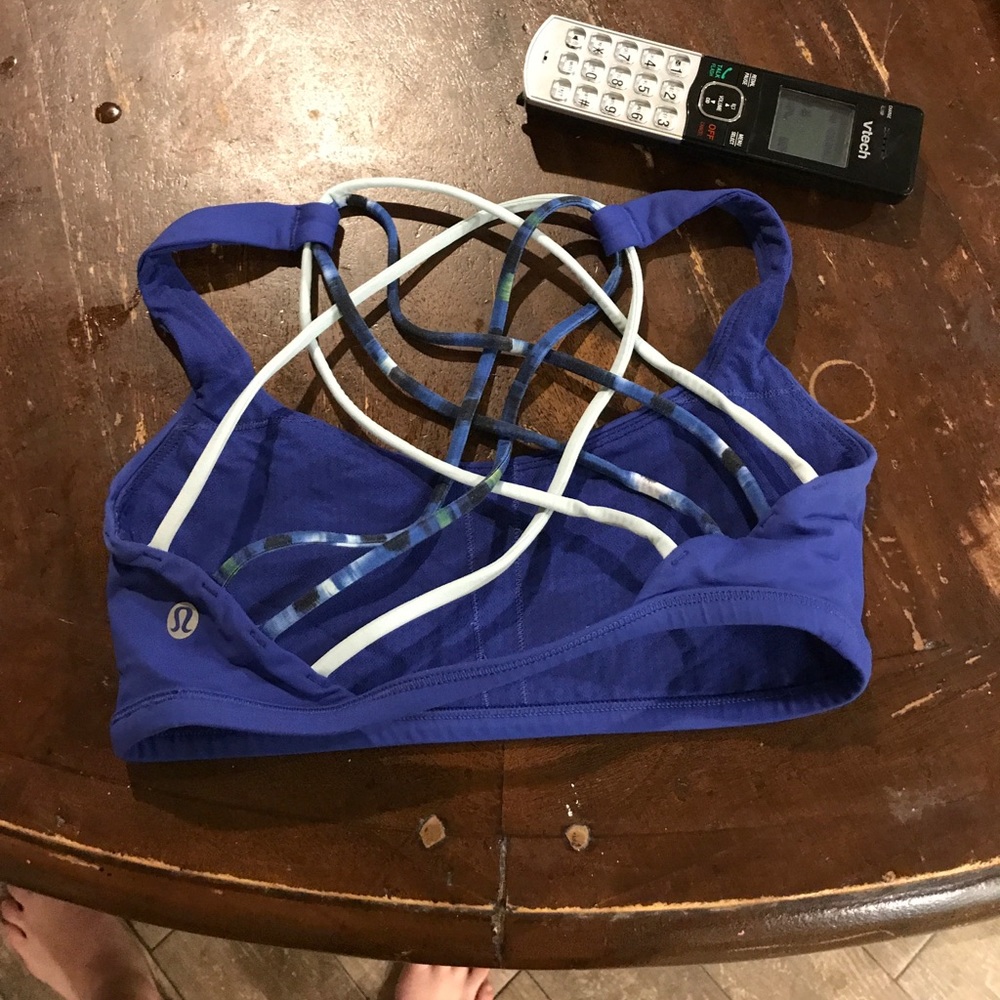 Size 4 lululemon sports bra