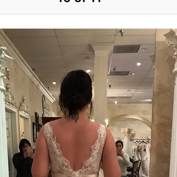 Ball gown wedding dress. - Picture 3 of 4