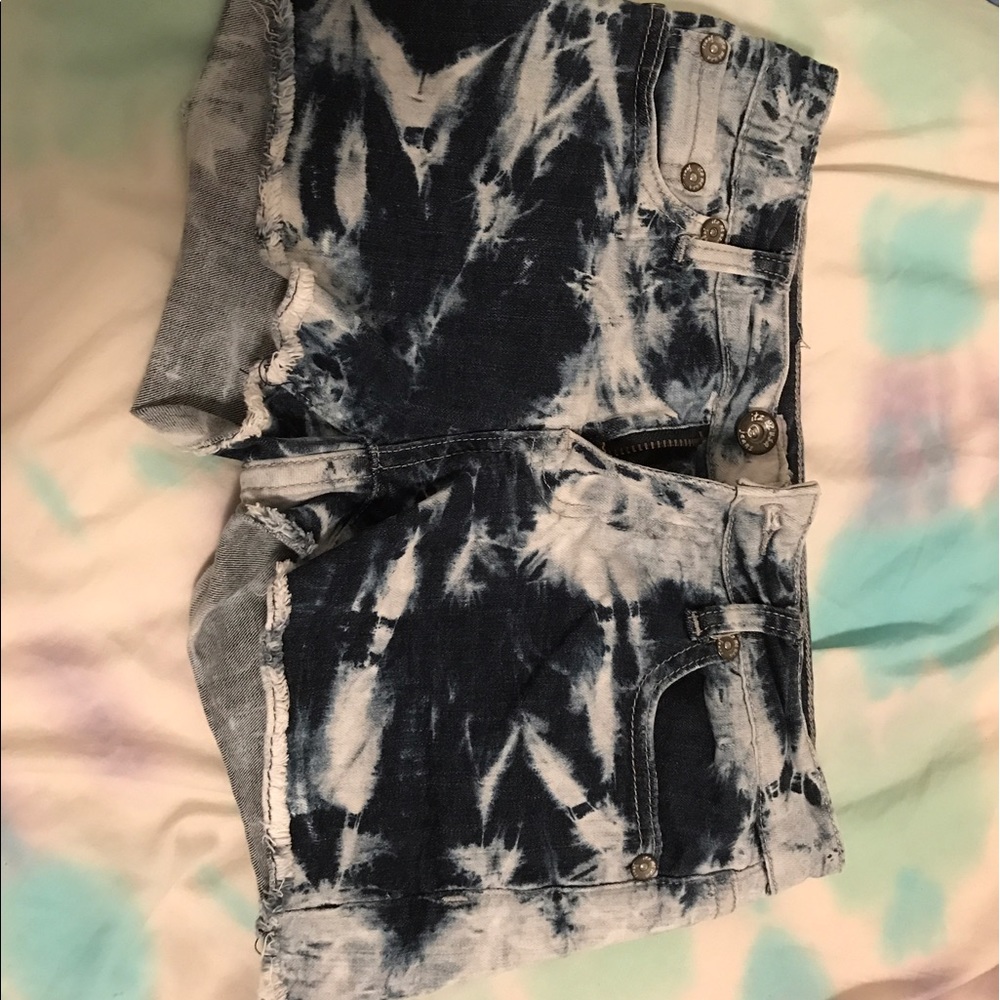 Acid washed denim shorts