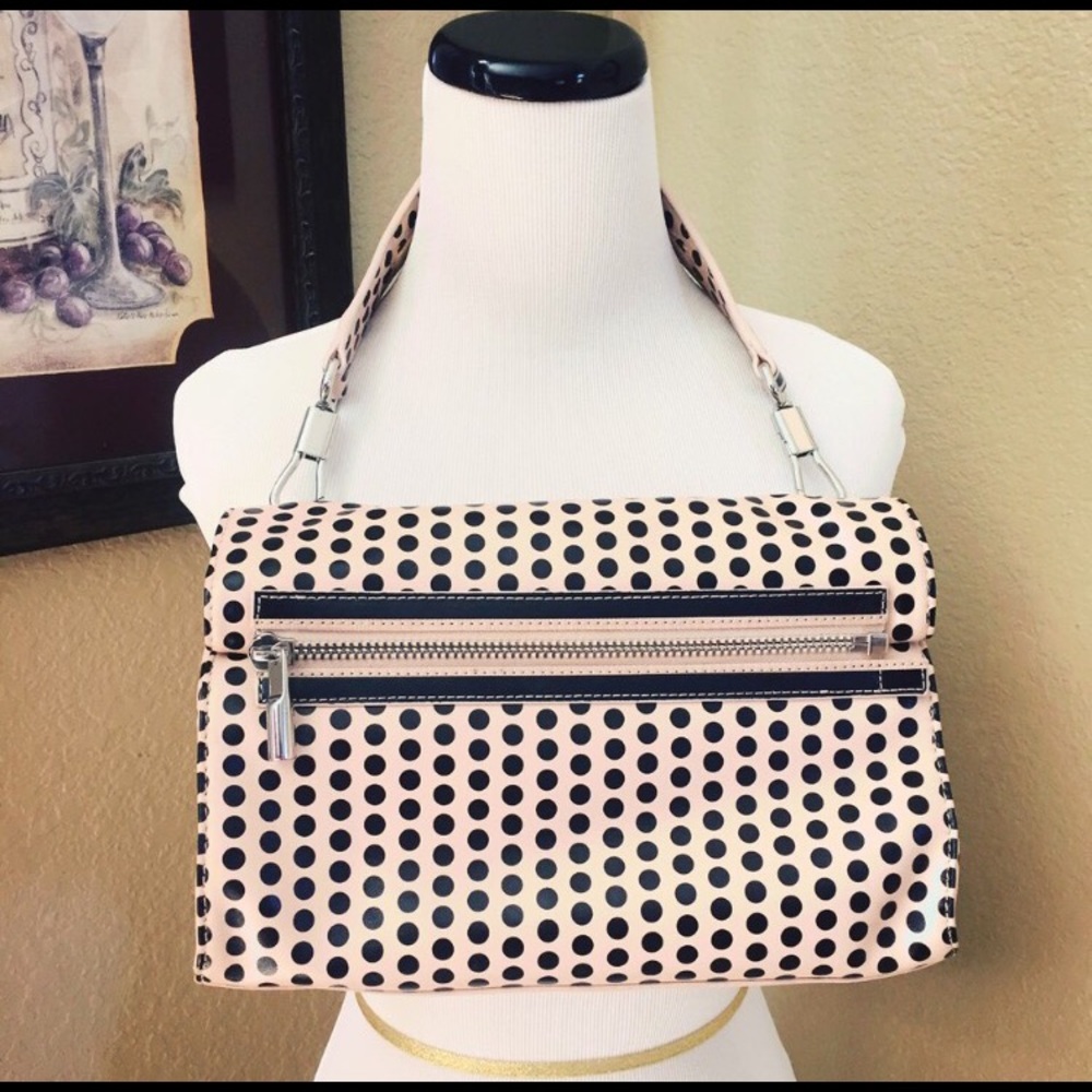 Elizabeth and James Cynnie Roll Clutch