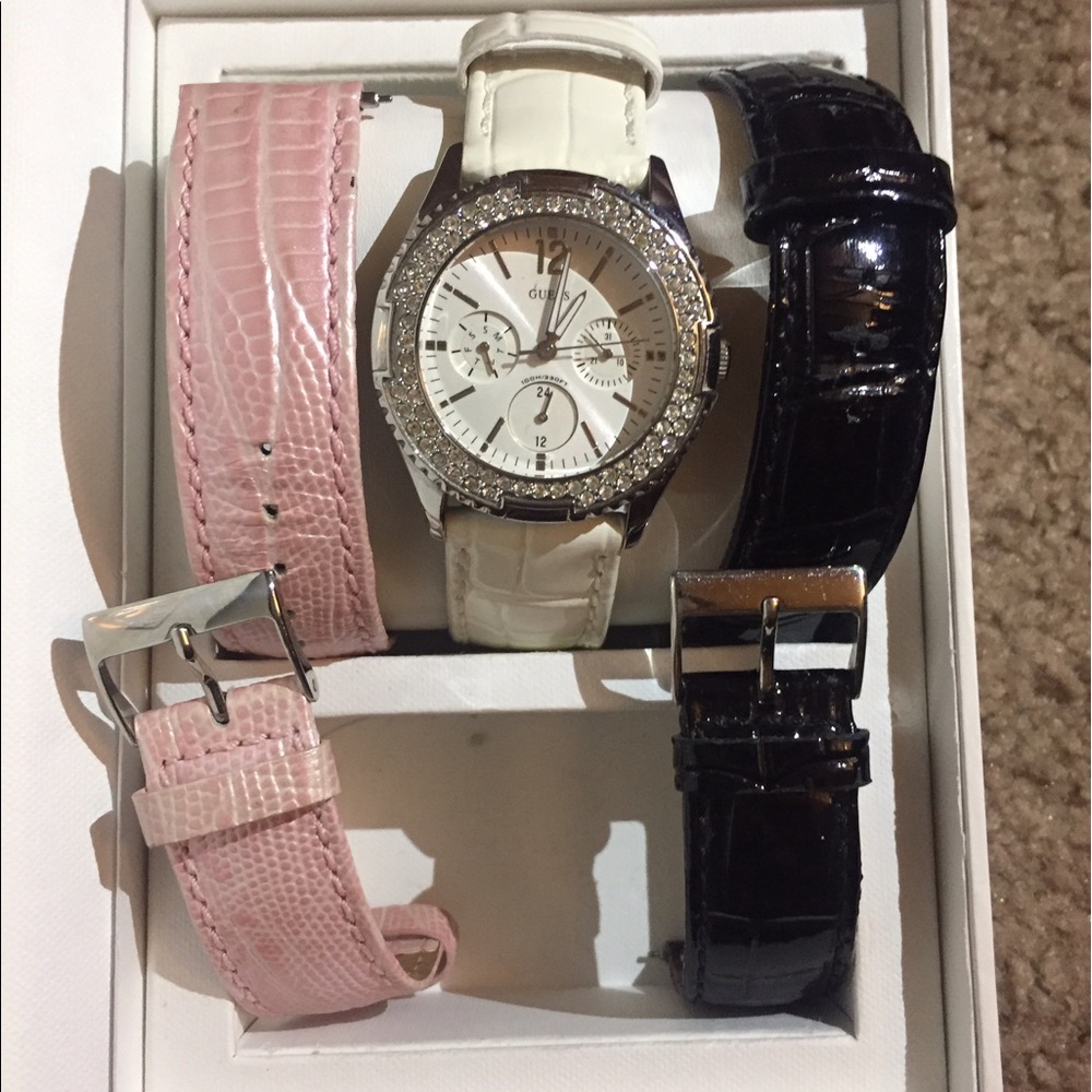 Guess watch, can change belt in three colors