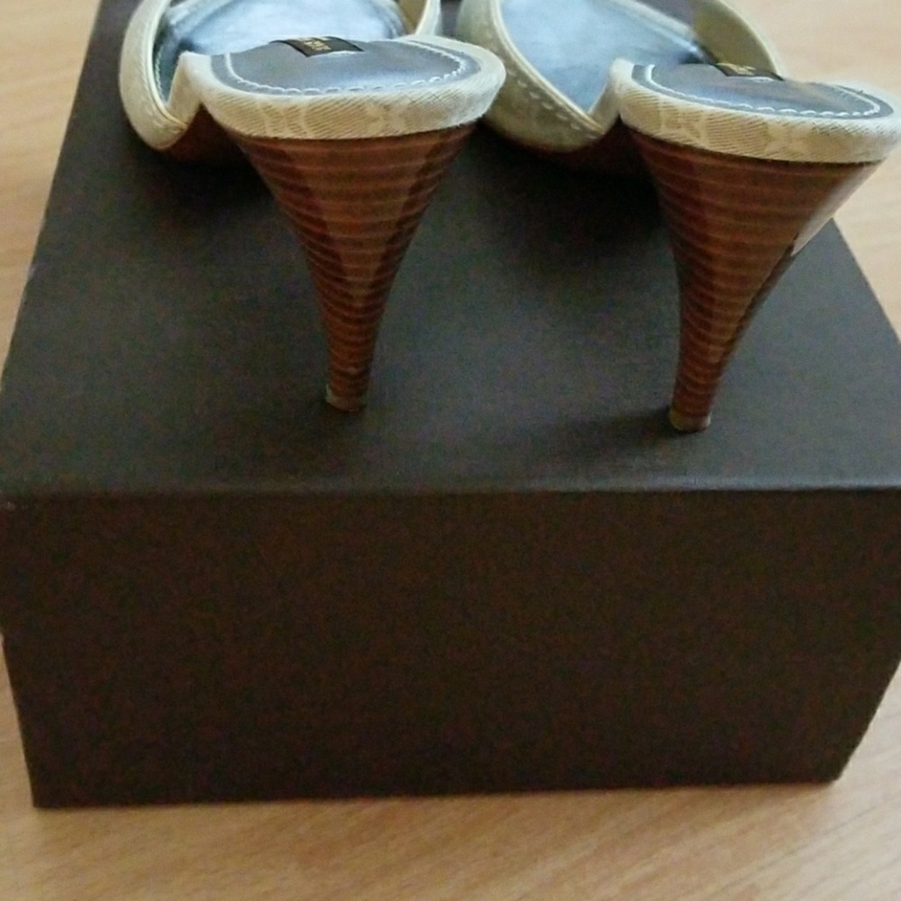 Shoes - Picture 6 of 6