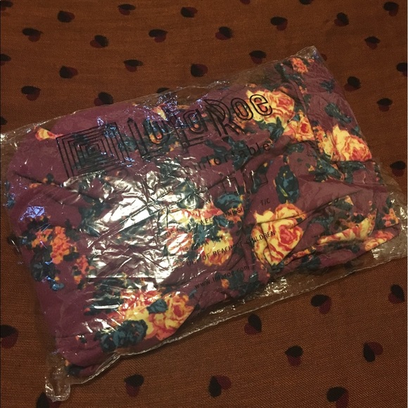 Lularoe TC Rose Leggings - Picture 2 of 4