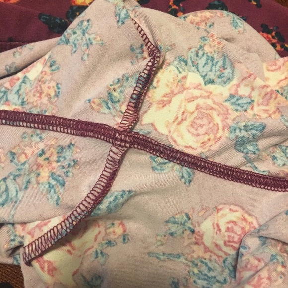 Lularoe TC Rose Leggings - Picture 4 of 4