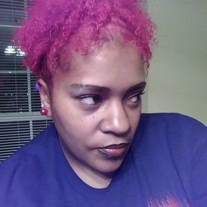 Meet your Posher, Adriana