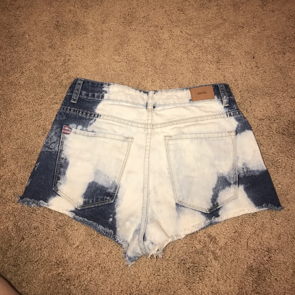 BDG Denim Washed High Rise Shorts! - Picture 3 of 5