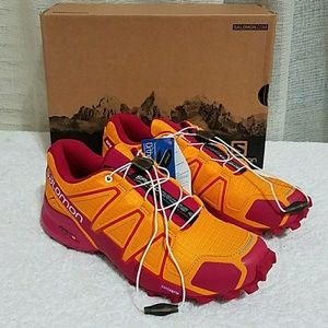 NWT NWB  Auth. Salomon Speedcross 4 ladies