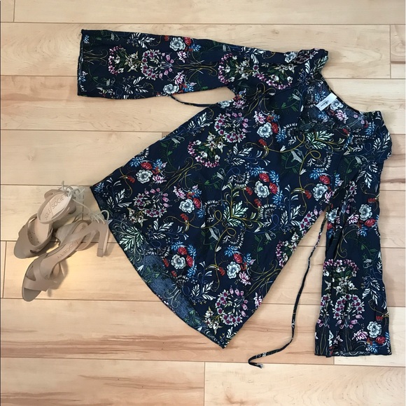 Mahina Tops - Floral lace up tunic with bell sleeves